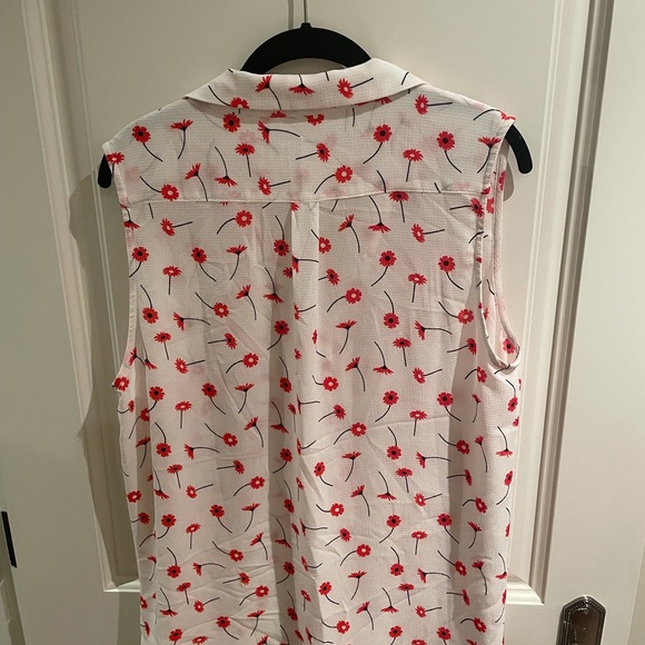 Esley Red & White Floral Print Sleeveless Blouse - Picture 4 of 4